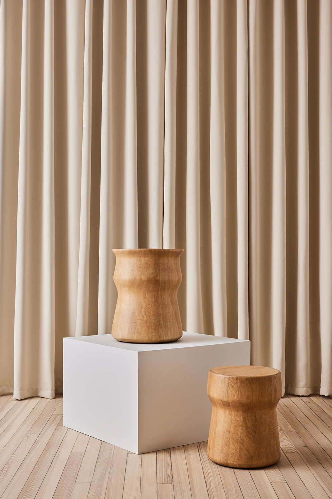 WAPD WC Castor Accent Table 003